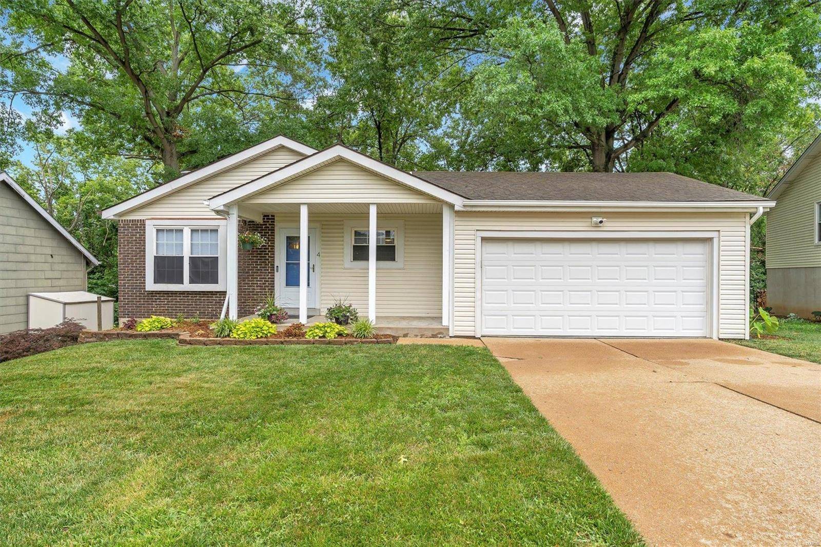 4 Fawn Meadows DR,  Eureka,  MO 63025