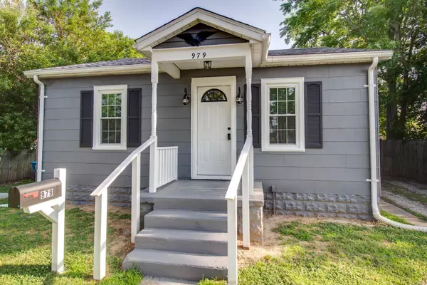 Wood River, IL 62095,979 E Acton AVE