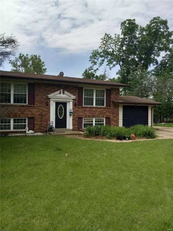 753 Burwick TER, Manchester, MO 63021