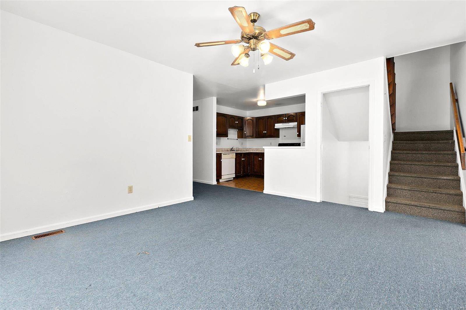 Lebanon, IL 62254,1018 College RD