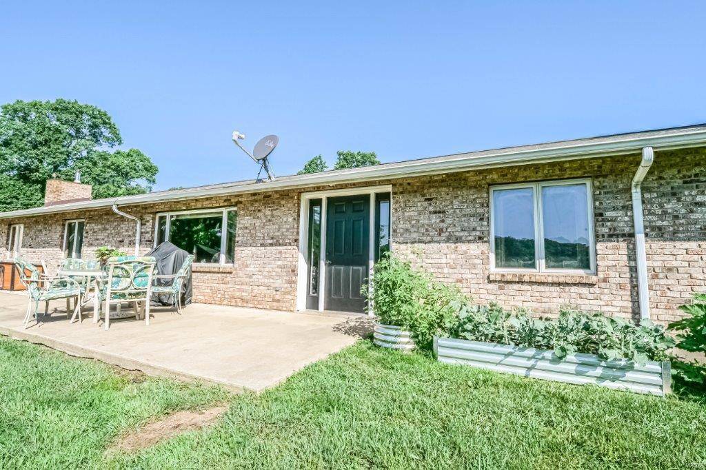 300 Thomas LN, Troy, MO 63379