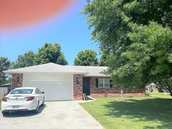 1441 Ryan ST, Lebanon, MO 65536