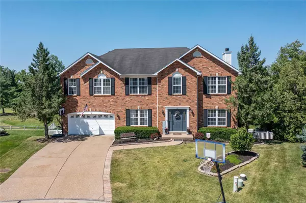 8 Hidden Deer CT, O'fallon, MO 63368
