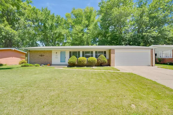 2625 Narraganset DR, Florissant, MO 63033