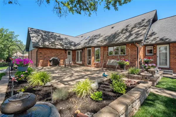 Creve Coeur, MO 63141,12510 Ladue Lake CT
