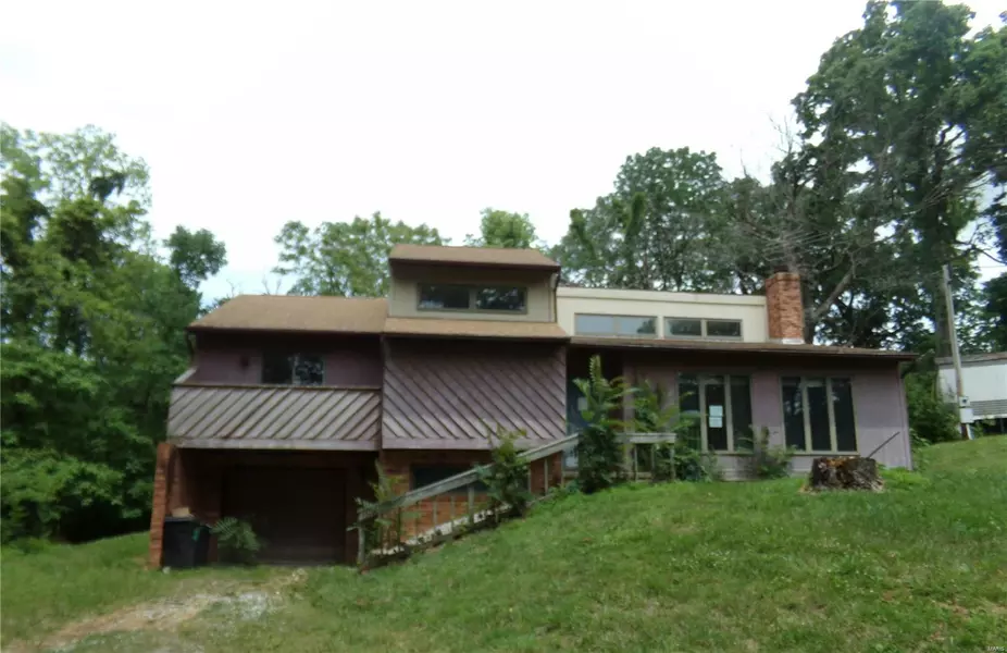 2713 Mullins RD, Millstadt, IL 62260