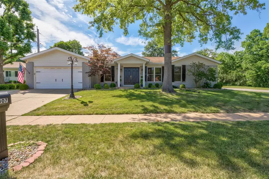 10807 Lavinia, Unincorporated, MO 63123