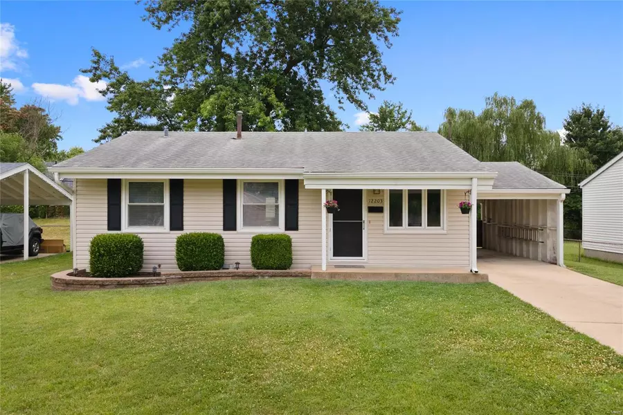 12203 Hillcrest, Maryland Heights, MO 63043