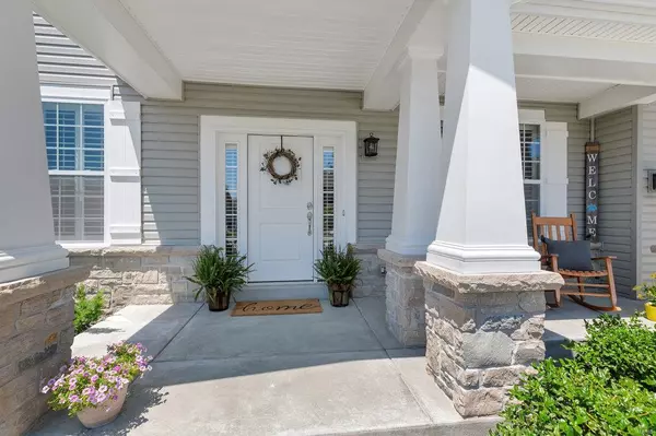 Lake St Louis, MO 63367,402 Filipp LN