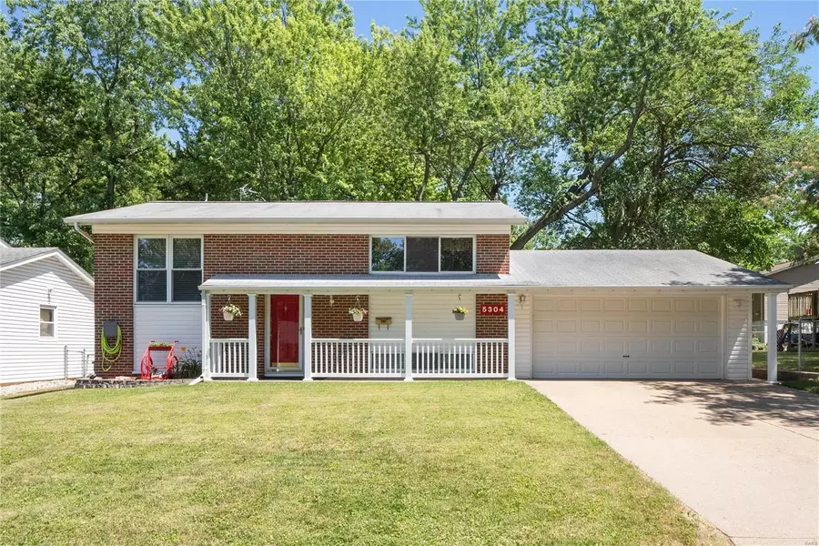 5304 Ville Cecelia LN, Hazelwood, MO 63042