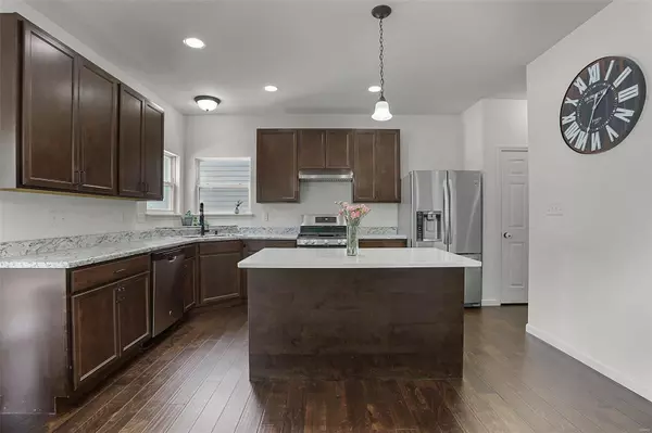 St Louis, MO 63146,2020 Maryland Oaks CIR