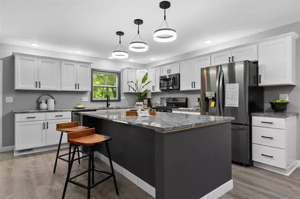 Troy, IL 62294,2556 Staunton RD