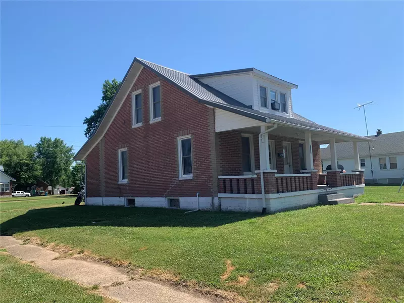 301 E JACKSON AVE, Owensville, MO 65066