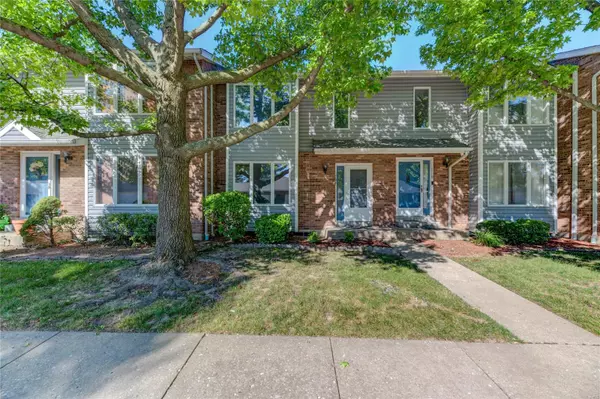 1708 Forest Hills DR #D, St Charles, MO 63303