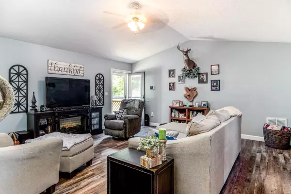 Dixon, MO 65459,17150 Cliff RD