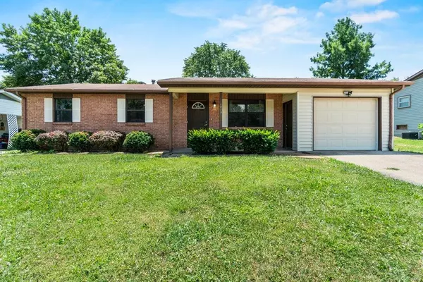 1413 Rolling Fields, Jackson, MO 63755