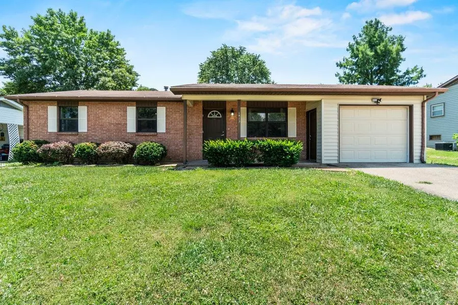 1413 Rolling Fields, Jackson, MO 63755