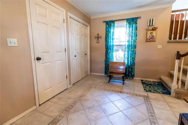 Glen Carbon, IL 62034,1 Shingle Oaks DR