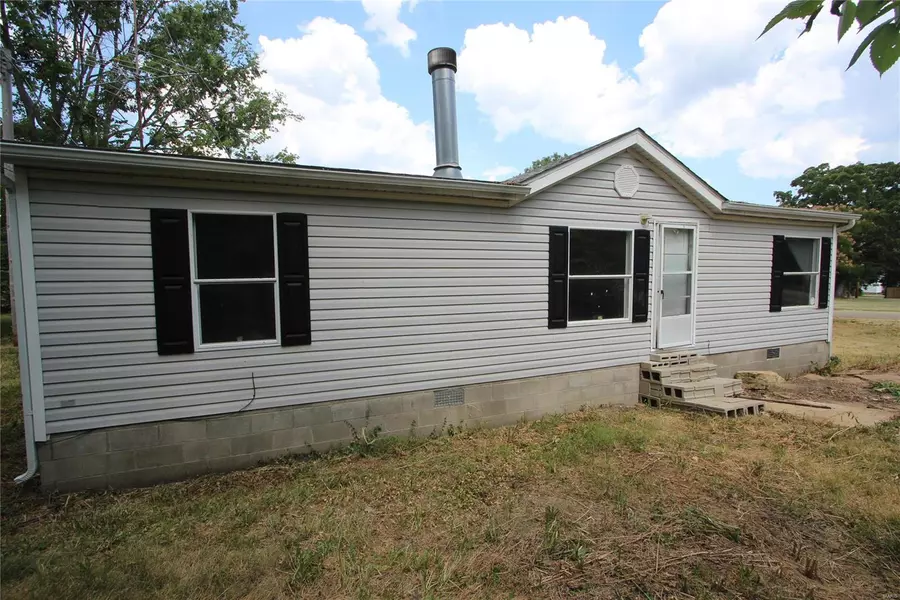 1304 Cherry ST, Bismarck, MO 63624