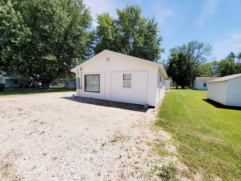 604 Main ST, La Belle, MO 63447