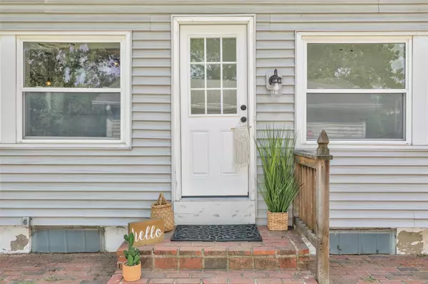 Unincorporated, MO 63129,4304 Ringer RD