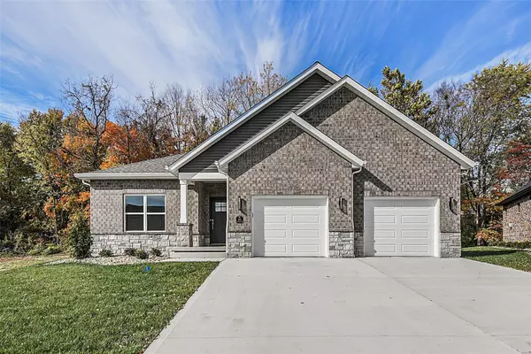 213 Fountains DR, Glen Carbon, IL 62034