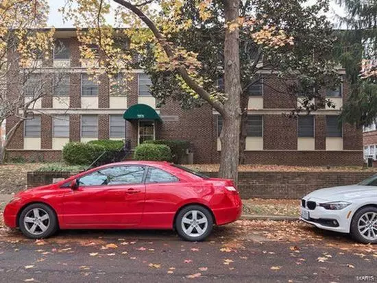 7571 Wellington Way #1B, Clayton, MO 63105