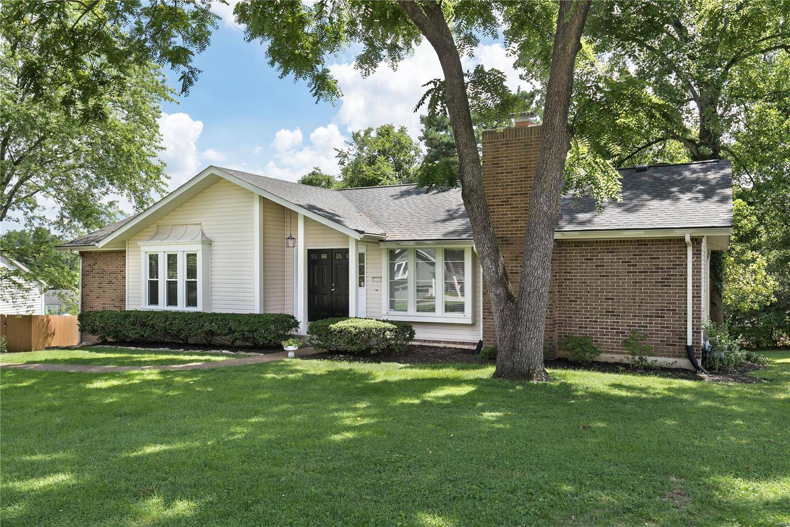 6 Newfield CT, Ballwin, MO 63011