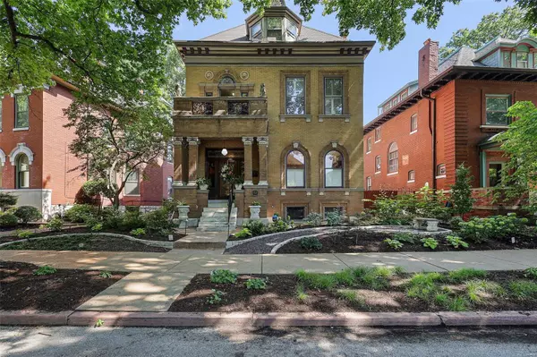 2915 Accomac ST, St Louis, MO 63104