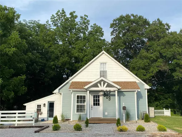 Gillespie, IL 62033,909 3rd
