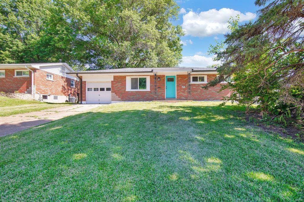 9801 Ridgely ln, Affton, MO 63123