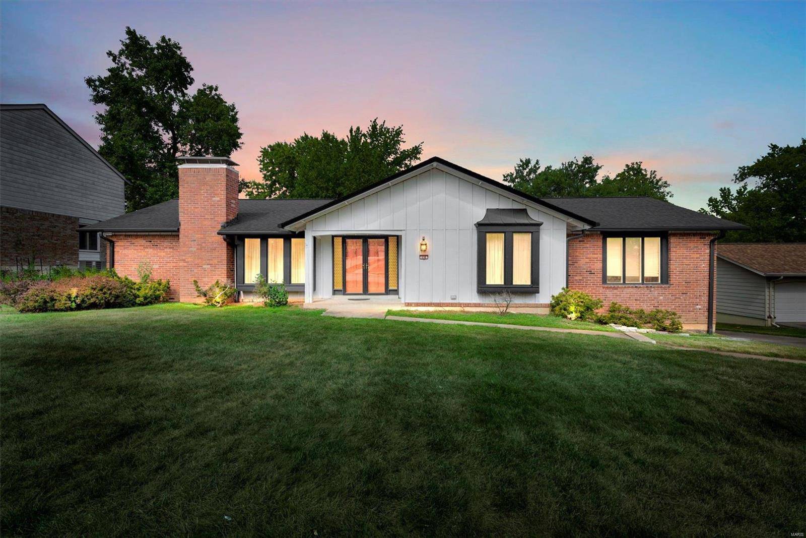 438 Brass Lamp DR, Ballwin, MO 63011