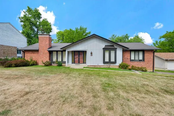 Ballwin, MO 63011,438 Brass Lamp DR