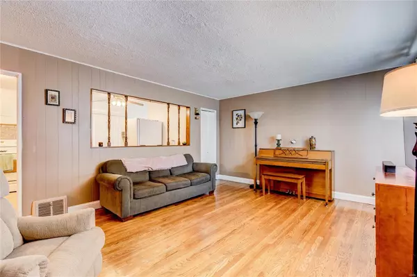 Florissant, MO 63033,1145 Hallwood DR