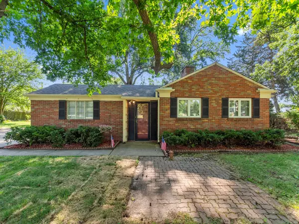 1 Coral DR, Belleville, IL 62221