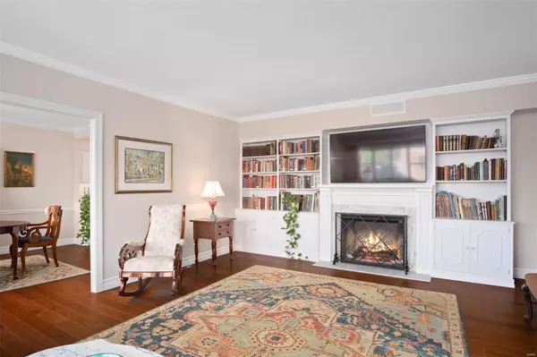 Clayton, MO 63105,710 S Hanley RD #5B