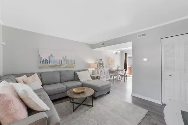 St Louis, MO 63144,9122 N Swan CIR