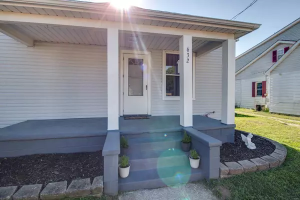 East Alton, IL 62024,632 Bowman AVE