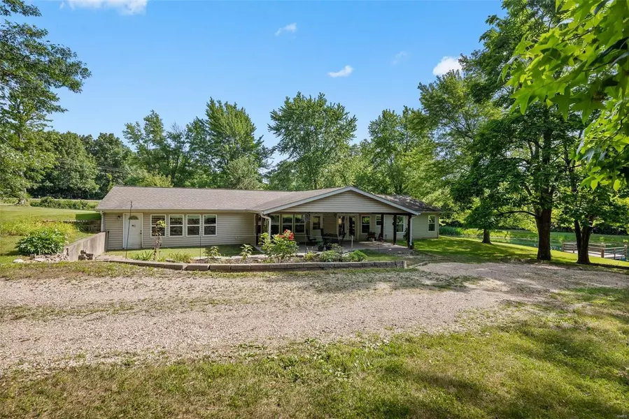 746 Highway V, Troy, MO 63379