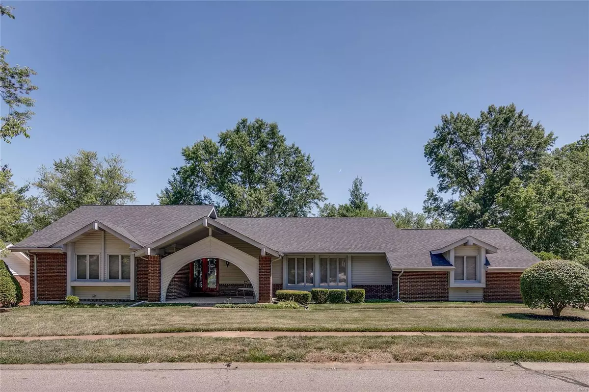 Ballwin, MO 63011,444 Briarwyck DR