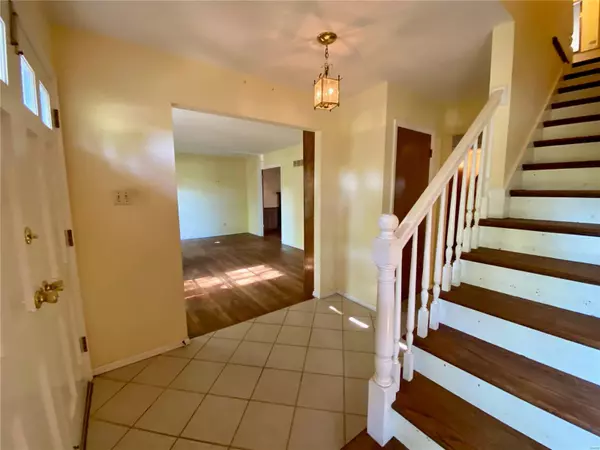 Glendale, MO 63122,767 Elmwood AVE