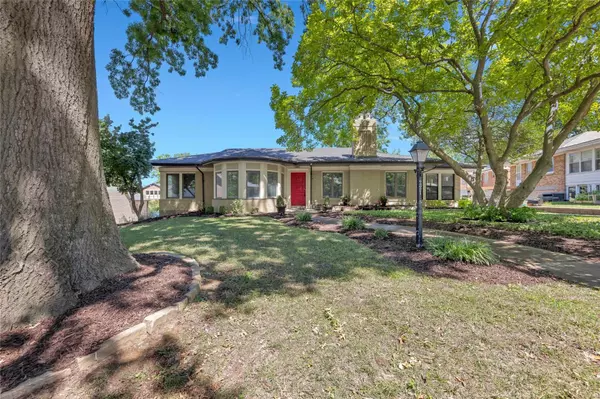 Clayton, MO 63105,221 Brighton WAY