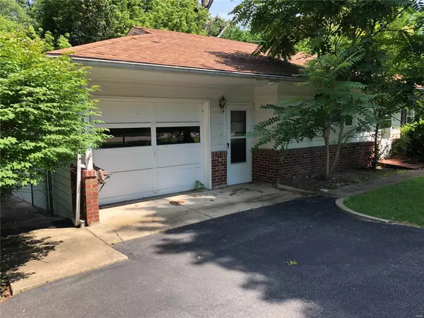 Fairview Heights, IL 62208,9733 Old Lincoln TRL