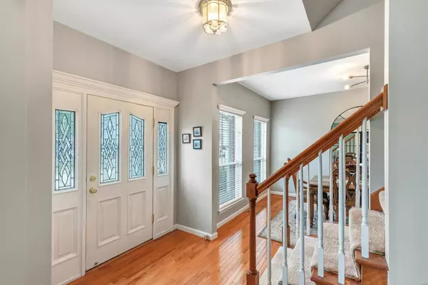 Ballwin, MO 63021,330 Gateford DR
