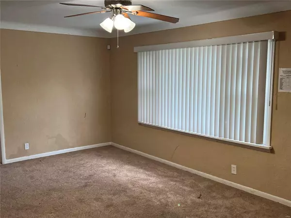 St Louis, MO 63134,3960 Thomas DR