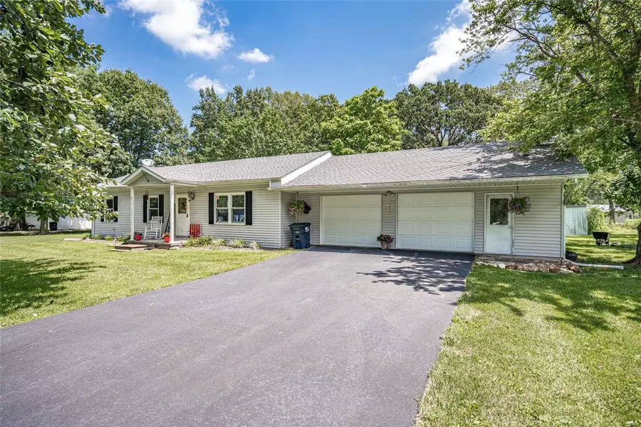 450 Sunny Lane, Mount Olive, IL 62069