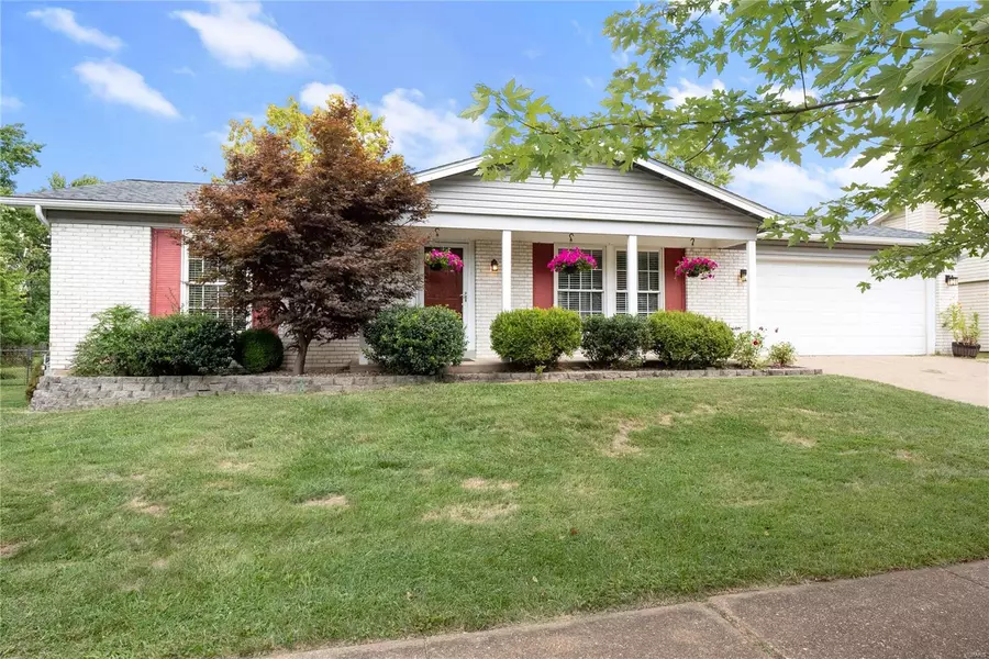 11879 Wexford Place, Maryland Heights, MO 63043