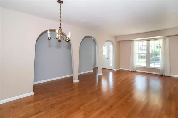 Ballwin, MO 63021,687 Walnut Point CT