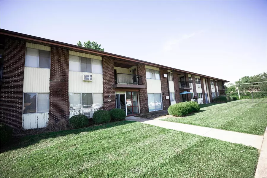 7497 Hazelcrest DR #B, Hazelwood, MO 63042