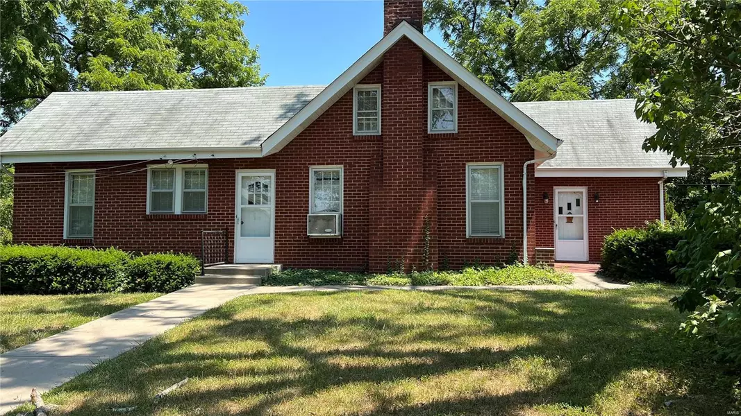 311 Old Hwy 100, Villa Ridge, MO 63089